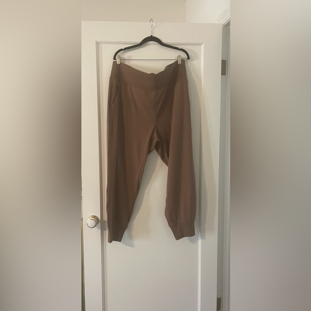 NWT Athleta Venice Mid Rise Jogger Rustic Beige 2X